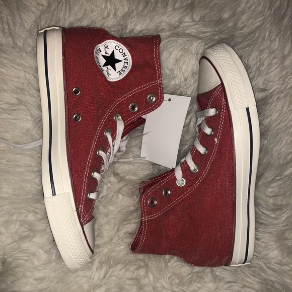 Red Converse Men’s 5 Women’s 7 - Picture 1 of 4